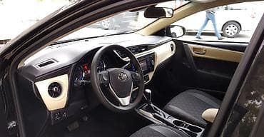 corolla cros: Toyota Corolla: 1.8 l | 2017 il Sedan — 2