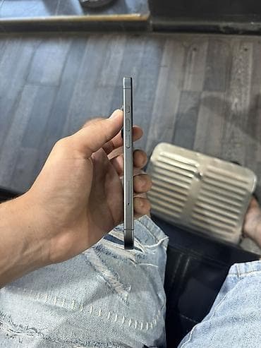 IPhone 17, 256 ГБ, Графит, Face ID — 3