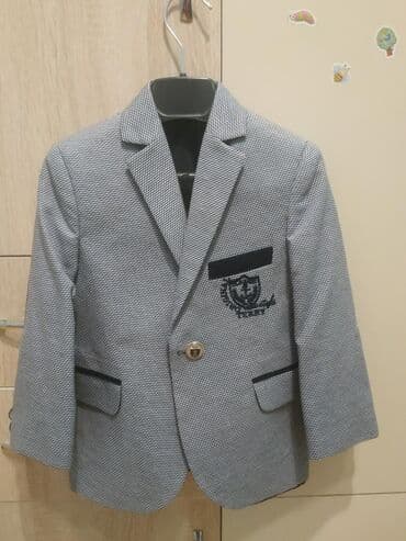 Детский пиджаккак новый. 1 раз надевался. На 2-3 летнего ребенка