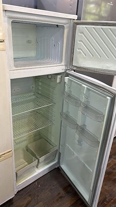 lazne kamere: Stinol ikiqapılı soyuducu - Üst hissədə dondurucu bölmə, alt hissədə — 2