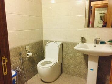 gunluk evler ucuz: Nəsimi rayonu,Tibb universiteti yaxınlığında,3 otaqlı,tam — 6