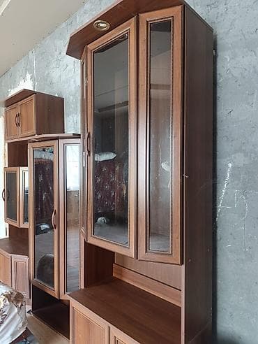 Klassik üslubda şkaf-vitrin modul dəsti - Material: taxta teksturalı