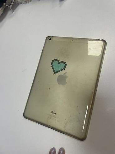 iphone 2 g: 3ü BİR ARADA CƏMİ 50azn Apple iPad planşetləri – bir neçə ədəd — 8