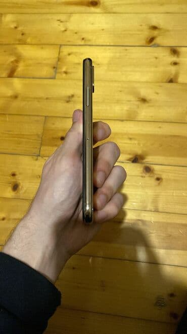 Geely: IPhone Xs, Золотой, Face ID — 3