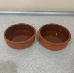 servis qab: Saxsı qablar keramila yemək qabları satılır.Yenidir.Çeşidlər çoxdur — 10