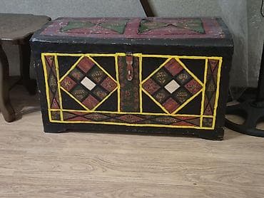 Süni güllər: Əl işi taxta sandıq – dekorativ rəngli naxışlı - Material: bərk — 2