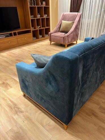 i̇şlenmiş divan kreslo: Divan, İşlənmiş, Açılmayan, Bazasız, Vеlur parça, Çatdırılma yoxdur — 3
