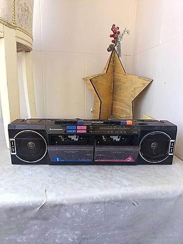 Maqnitofonlar: International markalı portativ boomboks – iki kasetli radio-maqnitofon — 5