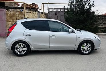 mersedes sprinter satisi: Hyundai i30: 1.6 l | 2010 il Hetçbek — 3