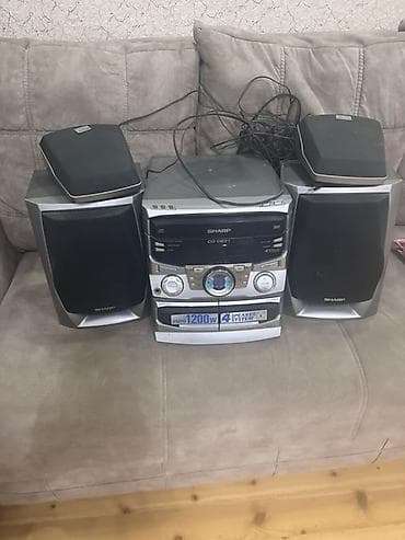 SHARP mini musiqi mərkəzi – 4 dinamikli sistem Komplekt: - Mərkəzi