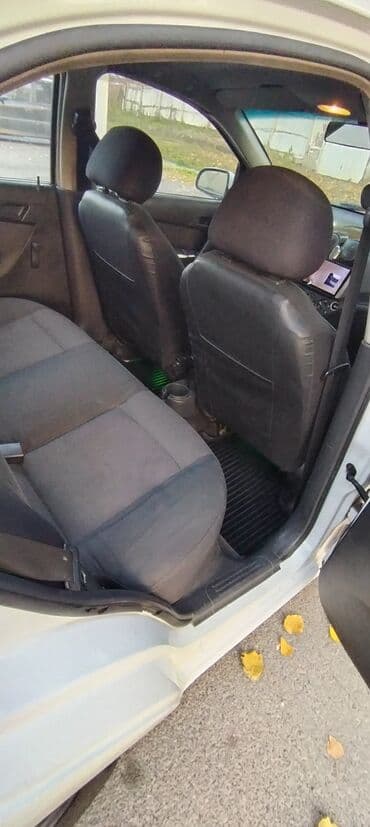 hyundai sonata 2011: Chevrolet Aveo: 1.2 l | 2011 il 420000 km Sedan — 11