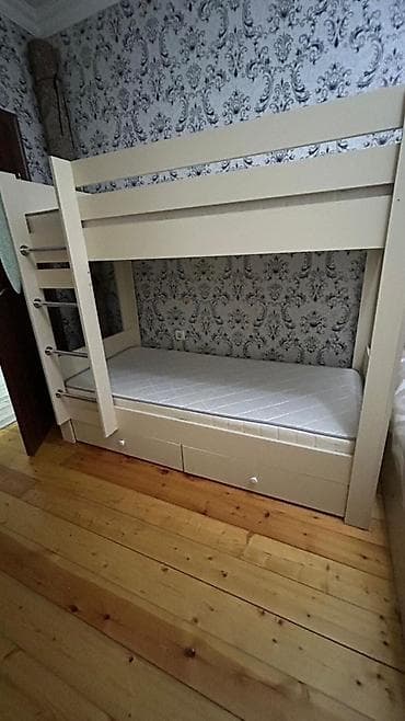 yataş matras: İkimərtəbəli çarpayı - Rəng: krem/boz-açıq ton - Material: ağac — 1