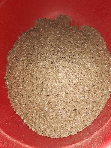 Quşlar: Günəbaxan jımığı.1 kq 0.60 qəpik Təsvir: - Təbii buğda üyüdülməsindən — 2