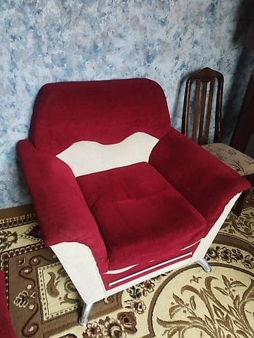 stol ve stul: Vhatsappla elaqe saxlayın Qırmızı-bej yumşaq mebel dəsti - Tərkib: 1 — 2