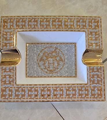 alcipan dekor: Lüks külqabı – keramika/porcelain materialdan. Dördkünc formalı — 1