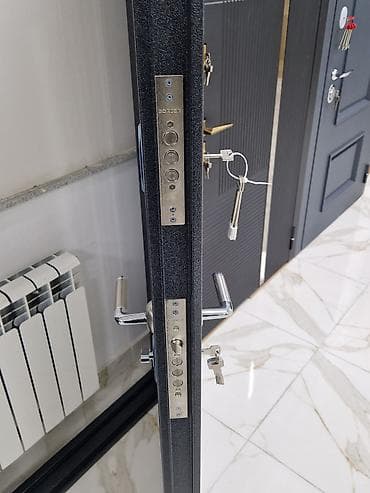 Quru inşaat materialları: Mənzil üçün Yeni Giriş qapısı 90x205 sm Glazok ilə, Zəmanətli, Ödənişli quraşdırma, Ödənişli çatdırılma — 1