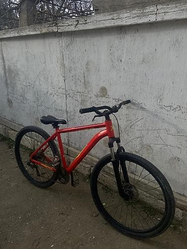 Şəhər və yüngül off-road üçün universal velosiped. Xüsusiyyətlər: -