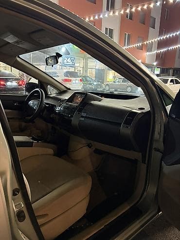 toyota prius kapot: Toyota Prius (2-ci nəsil) hibrid hetçbek - Gümüş/boz rəngli kuzov, 5 — 6