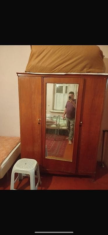 Dolab 150azn Bineqedi 2721 leli Məhsul: Dolab - Qiymət: 150 AZN -