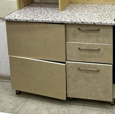 islenmis otaq qapisi: Metbext shkafi — 1