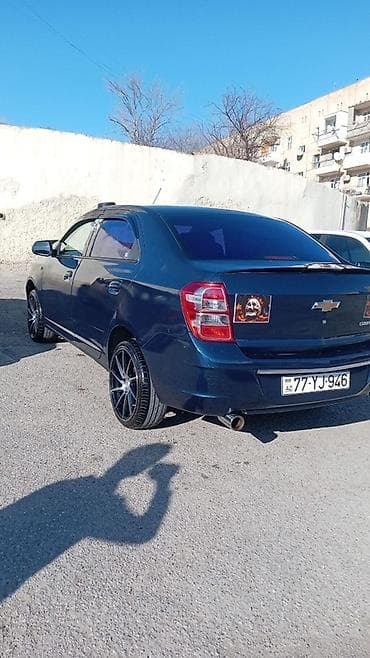 Chevrolet Cobalt sedan - Kuzov: 4 qapılı sedan, tünd mavi rəng - — 2