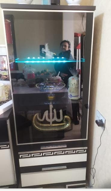 Qonaq otağı üçün vitrindən və TV stendindən ibarət mebel dəsti -