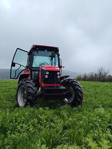 mtz 80 kabina: Qırmızı rəngli kabinəli traktor - Güclü dizel mühərriki, ön çəkili — 4