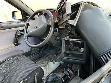 priora lada: Lada 2110 (sedan) – ehtiyat hissələri üçün - Kuzov: qara rəng, ön — 3