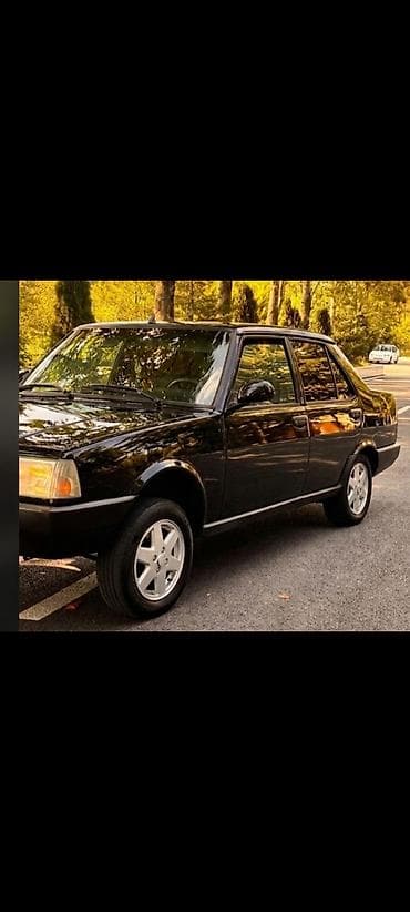 Model: Tofas Şahin (sedan) Rəng: Qara Ban növü: 4 qapılı sedan Ön arxa