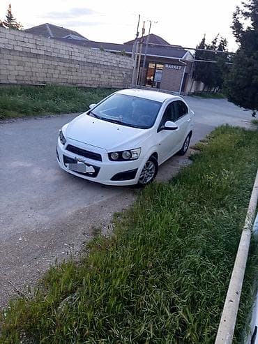 4 teker: Chevrolet Aveo: 1.4 l | 2012 il 240000 km Sedan — 5