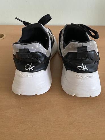 qara halile: Tam orjinal Calvin Klein kişi/kadın krasofkasi. Yaxsi veziyyetde — 3