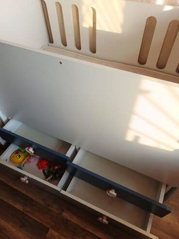 детские кроватки с комодом: Для девочки и мальчика, Б/у, Четырехугольная, Колыбель, Без бортиков, С матрасом, Без механизма качания — 3