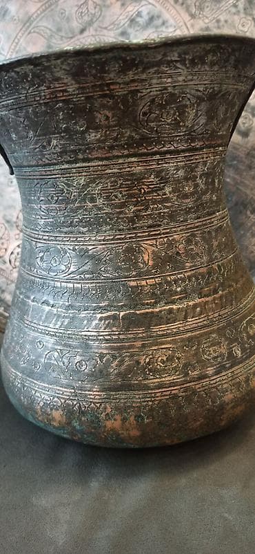 mecmeyi nedir: Məhsul: Əl işləməsi mis qab və iri mis sini (2 dəst) Təsvir: - — 4