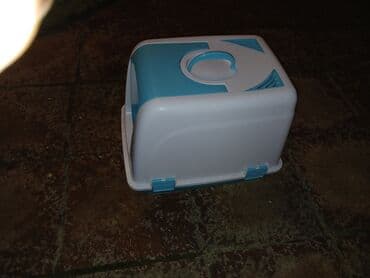 Yemlər: Qapalı pişik tualeti, az istifadə olunub, bunu alana qum hədiyyə — 2