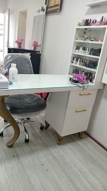 manikur stolu: Manikur masası 150 Azn.2 kreslo biri 100 Azn satılır. 6 aydır — 2