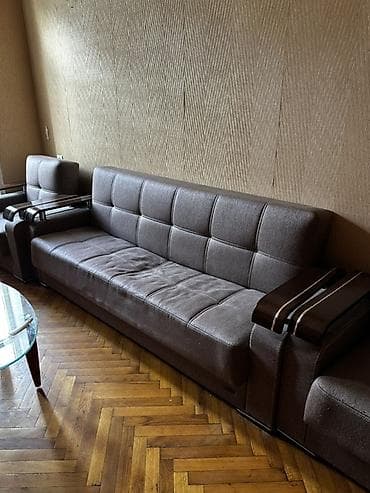 yumşaq mebel: Klassik üslubda qonaq otağı mebel dəsti Tərkibi: - Divar boyu iri — 4