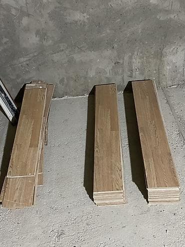 laminat islenmis: Laminat döşəmə taxtaları – açıq palıd rəngi İşlənmişdir Ksoklarıyla — 4