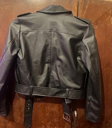 koja pencək: Koju kurtka L razmer. 10 azn en asagi yeri 8 azn dır. Bir defe — 2