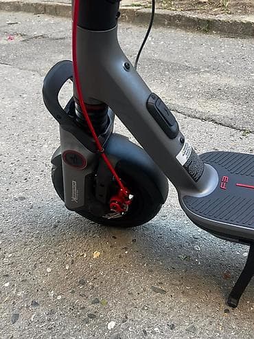 Электросамокаты: Segway-Ninebot elektrik skuteri Yeni alınıb iki həfdədi. Max sürət — 6