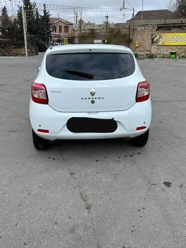 Qazanlar: Renault Sandero, ağ rəng, 5 qapılı hetçbek. Texniki və dizayn — 2
