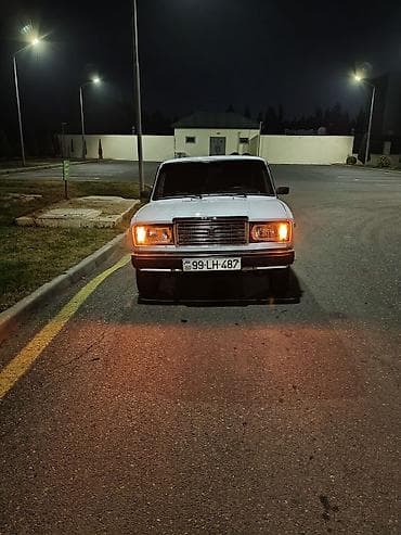 azsamand diskleri: Lada 2107, ağ rəng, sedan kuzov. Əsas xüsusiyyətlər: - Benzin — 3