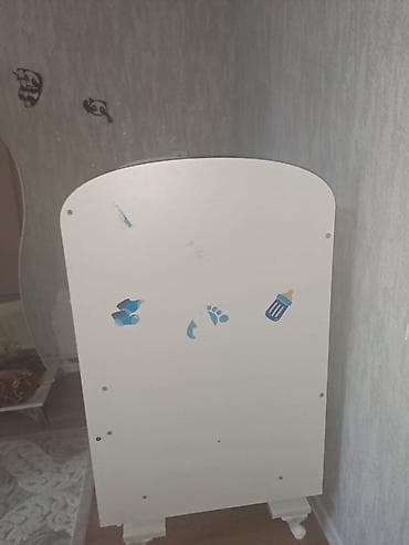 2 el mebeller: Usaq besiyi usaq boyuduyu ucun satilir. MDF materialdandi. Saray — 4