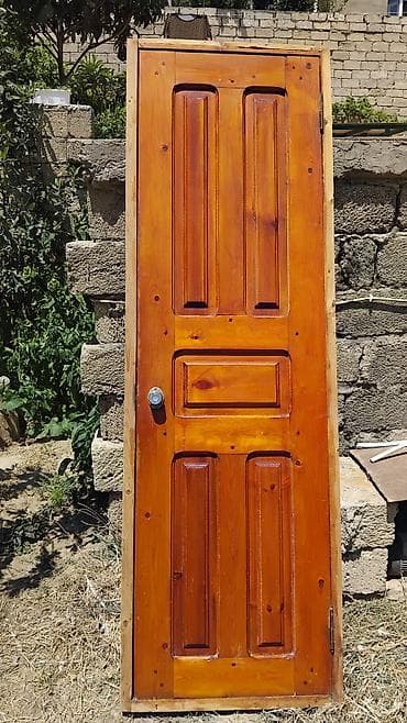 Taxta giriş/qapı və elektrik radiatoru dəsti 1) Taxta qapı - — 1