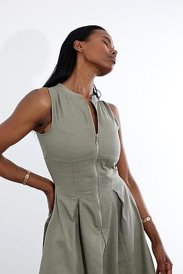 don modelləri: Qadın paltarı – zeytun-yaşıl rəngdə, qoluzun, yay üçün rahat model. Ön — 1