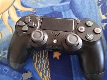 playstation 4 controller: Məhsul: Sony DualShock 4 simsiz oyun pulti (PS4) Xüsusiyyətlər: - — 1