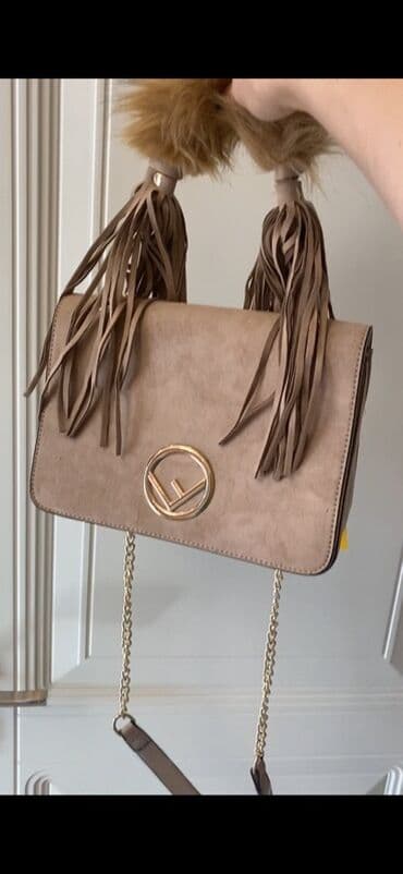 həsir cantalar: Çiyin çantası, Fendi — 1