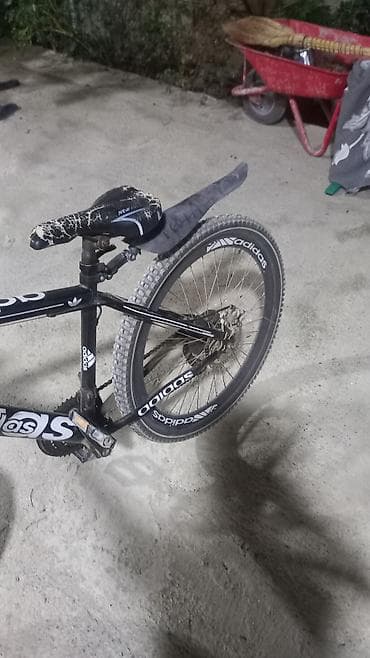 Velosiped – dağ tipli, 26" təkərli Xüsusiyyətlər: - Çərçivə