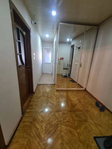 xacmazda satilan evler: Bakı, 3 otaqlı, Köhnə tikili, m. Qara Qarayev, 72 kv. m — 12