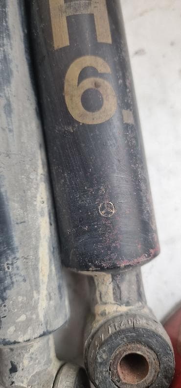 mersedes w211: Sol arxa, Mercedes-Benz — 2