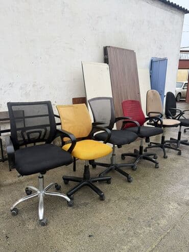 Ofis və oyun kresloları: Təkərli, Qolları tənzimlənmir — 2